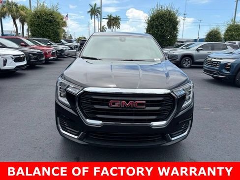 Used 2024 GMC Terrain SLE FWD image 2