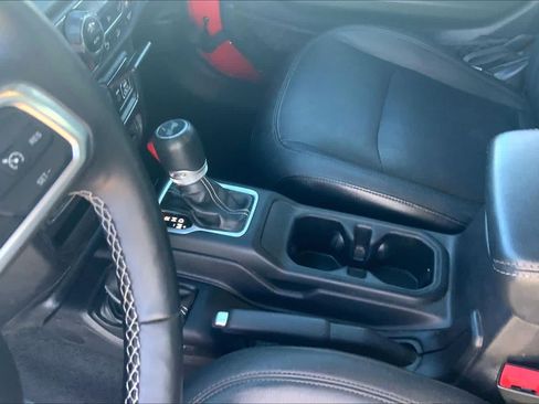 Used 2021 Jeep Wrangler Unlimited Sahara AWD/4WD image 17