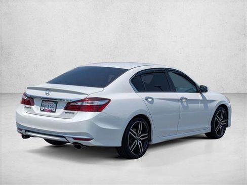 Used 2017 Honda Accord Sport image 5