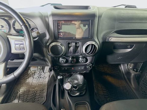 Used 2016 Jeep Wrangler Sport AWD/4WD image 16