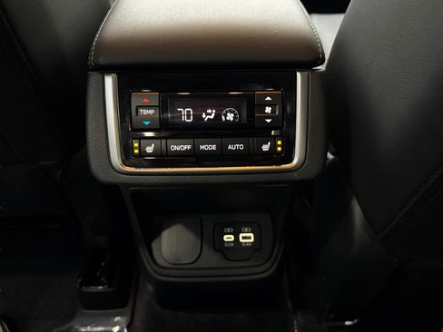 Used 2024 Subaru Ascent Limited AWD/4WD image 32