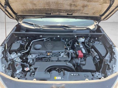 Used 2021 Toyota RAV4 LE FWD image 23