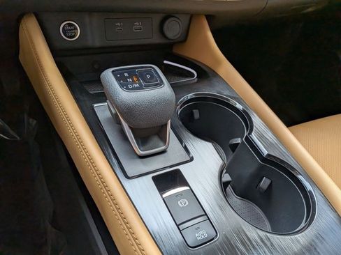 Used 2023 Nissan Rogue Platinum w/ Platinum Premium Package FWD image 11