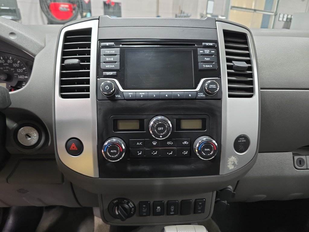 Used 2016 Nissan Frontier SV AWD/4WD image 21
