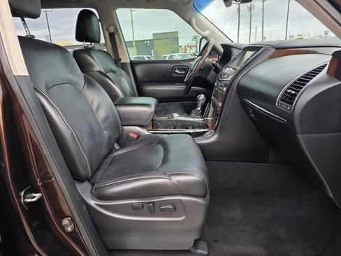 Used 2017 INFINITI QX80 4WD w/ Driver Assistance Package image 19
