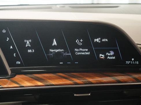 Used 2021 Cadillac Escalade Premium Luxury Platinum w/ Heavy-Duty Trailer Package AWD/4WD image 22