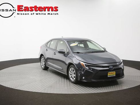 Used 2023 Toyota Corolla LE w/ Carpet Mat Package (TMS) FWD image 81