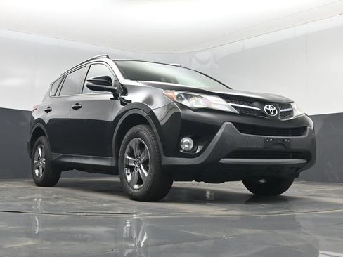 Used 2015 Toyota RAV4 XLE image 32