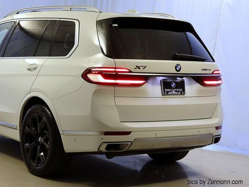 Used 2024 BMW X7 xDrive40i w/ Premium Package AWD/4WD image 8