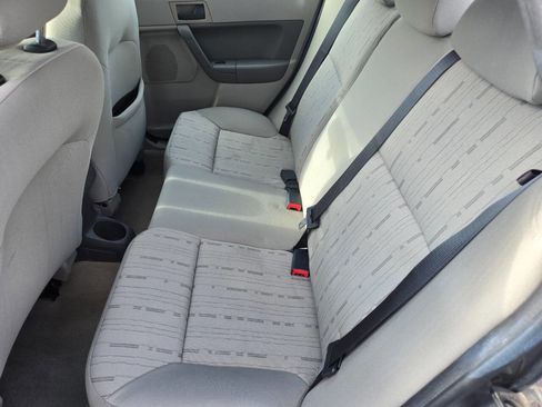Used 2011 Ford Focus SE image 22