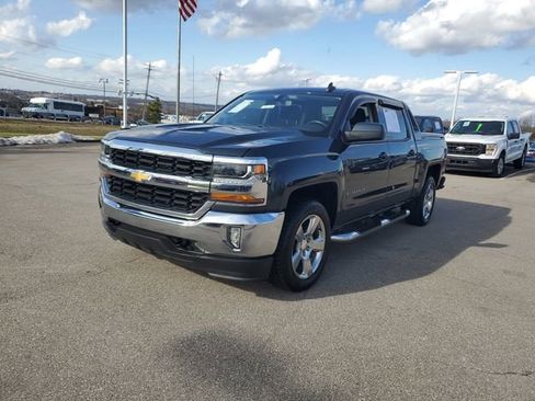Used 2017 Chevrolet Silverado 1500 LT w/ High Desert Package image 2