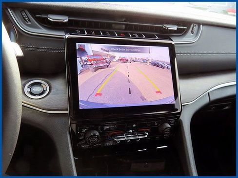 New 2025 Jeep Grand Cherokee Limited image 19