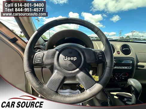 Used 2007 Jeep Liberty Sport AWD/4WD image 12