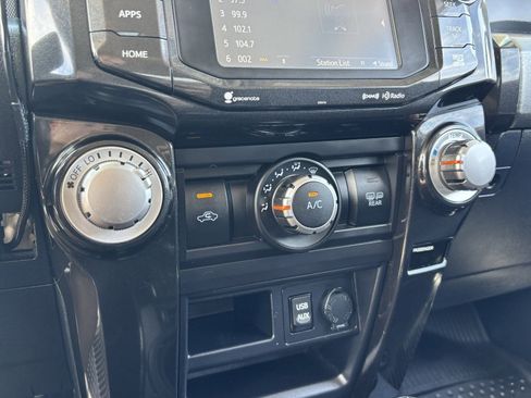 Used 2019 Toyota 4Runner TRD Off-Road Premium AWD/4WD image 26