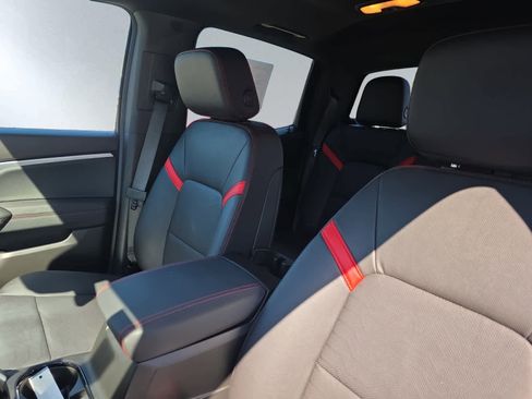 Used 2023 Chevrolet Colorado Z71 w/ Z71 Convenience Package 2 image 15