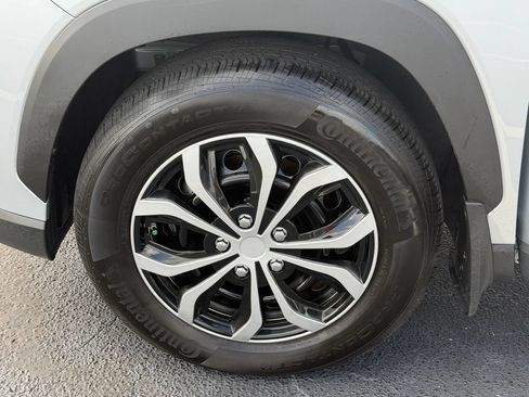 Used 2024 Toyota Corolla Cross L FWD image 14