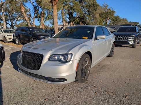 Used 2023 Chrysler 300 S w/ Comfort Group image 3