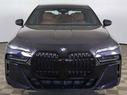 Used 2023 BMW 760i xDrive w/ Executive Package image 15