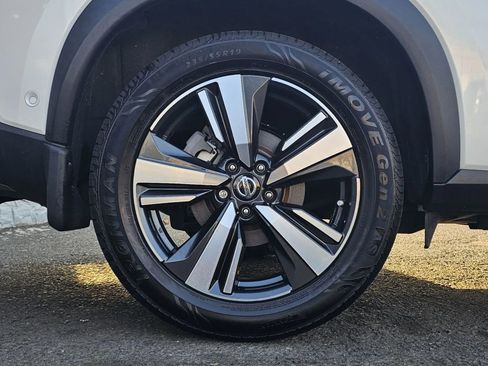 Used 2021 Nissan Rogue Platinum image 6