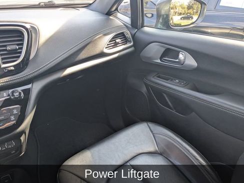 Used 2021 Chrysler Pacifica Touring-L w/ Uconnect Theater Family Group image 20