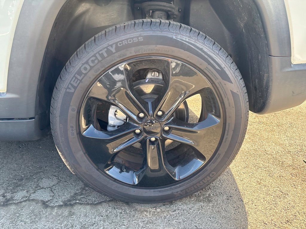 Used 2018 Jeep Compass Latitude w/ Popular Equipment Group AWD/4WD image 9