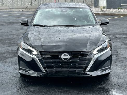 Used 2025 Nissan Altima 2.5 SV FWD image 8