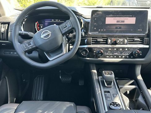 New 2026 Nissan Pathfinder Platinum AWD/4WD image 24