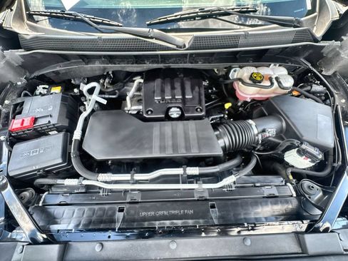 Used 2023 Chevrolet Silverado 1500 LT AWD/4WD image 20