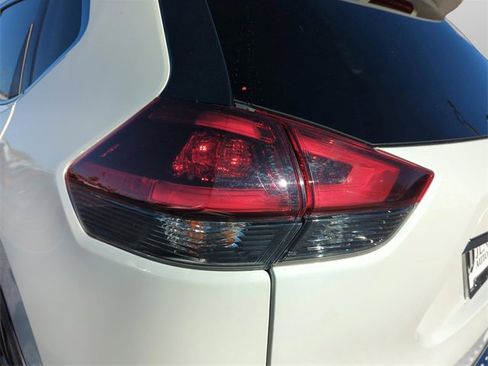 Certified 2020 Nissan Rogue SL w/ Premium Package image 45