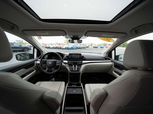 Certified 2025 Honda Odyssey EX-L image 19