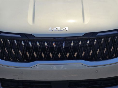 New 2026 Kia Carnival EX FWD image 3