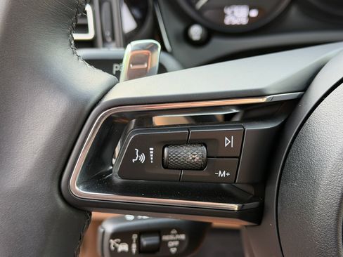 Certified 2026 Porsche Macan AWD/4WD image 22