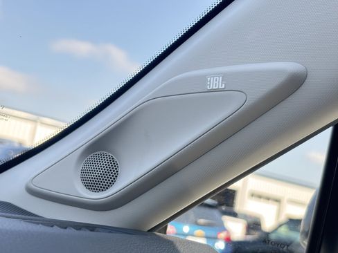 Used 2023 Toyota RAV4 Limited image 20