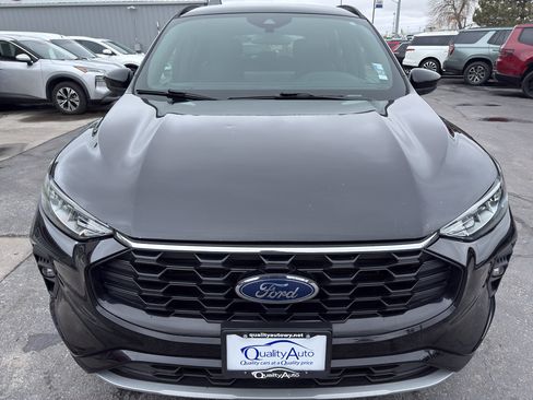 Used 2024 Ford Escape ST-Line Select w/ Tech Pack #1 AWD/4WD image 3