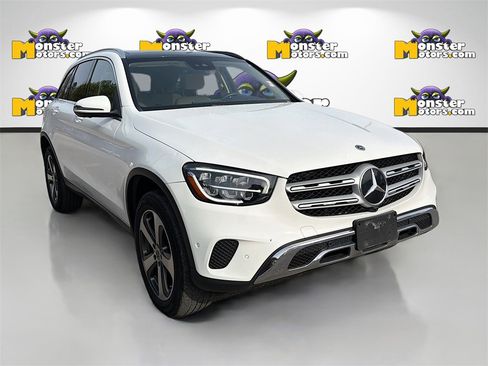 Used 2022 Mercedes-Benz GLC 300 4MATIC image 3