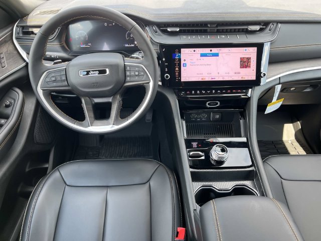 New 2026 Jeep Grand Cherokee Limited AWD/4WD image 15