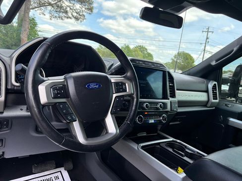Used 2022 Ford F250 Lariat w/ Black Appearance Package AWD/4WD image 9