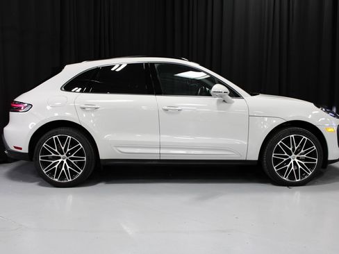 Used 2025 Porsche Macan image 8