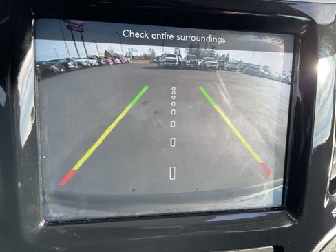 Used 2020 Jeep Cherokee Limited image 21