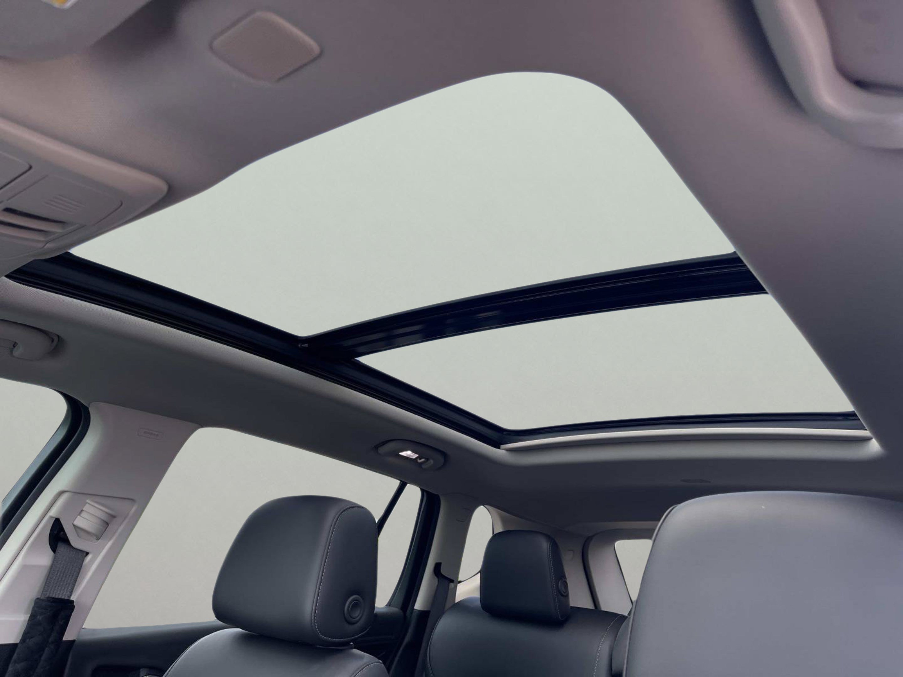Used 2020 Buick Envision Essence FWD image 28