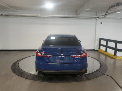 Used 2025 Toyota Camry SE image 7