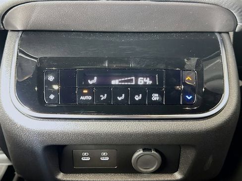 New 2025 Nissan Armada SL w/ Captain's Chari Seat Package image 23