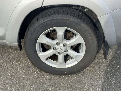 Used 2011 Toyota RAV4 Limited w/ Limited Extra Value Pkg AWD/4WD image 9
