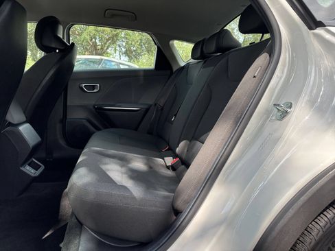 Used 2025 Kia K4 FWD image 24