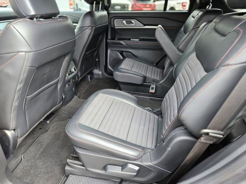 Certified 2025 Ford Explorer ST-Line image 17