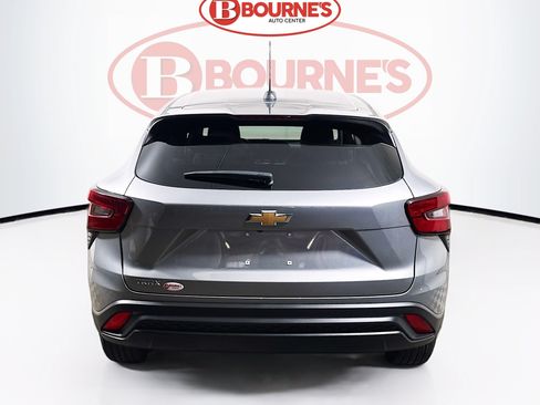 Used 2024 Chevrolet Trax LS w/ Driver Confidence Package FWD image 8