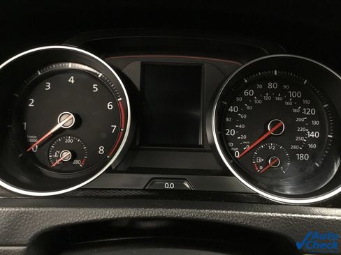 Used 2017 Volkswagen GTI SE image 41