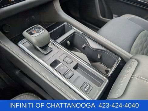 Used 2025 Nissan Pathfinder SV FWD image 18