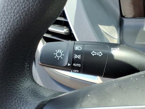 Used 2025 Kia Seltos LX AWD/4WD image 15