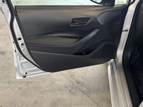 Used 2025 Toyota Corolla LE FWD image 18
